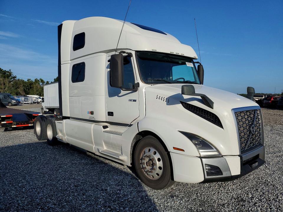 59232816 :رقم المزاد ، 4V4NC9EH9LN259825 vin ، 2020 Volvo Vnl مزاد بيع