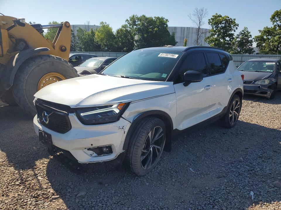 Продажа на аукционе авто 2021 Volvo Xc40, vin: YV4162UM1M2616857, номер лота: 61702196