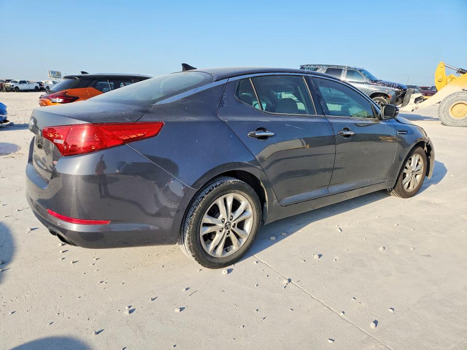 2011 Kia Optima მანქანა იყიდება აუქციონზე, vin: KNAGN4A76B5095895, აუქციონის ნომერი: 62040866