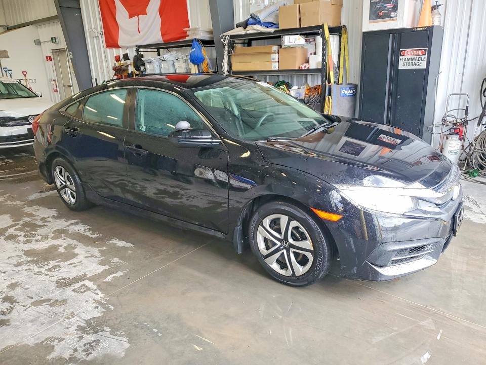 61724846 :رقم المزاد ، 2HGFC2F58JH000486 vin ، 2018 Honda Civic مزاد بيع