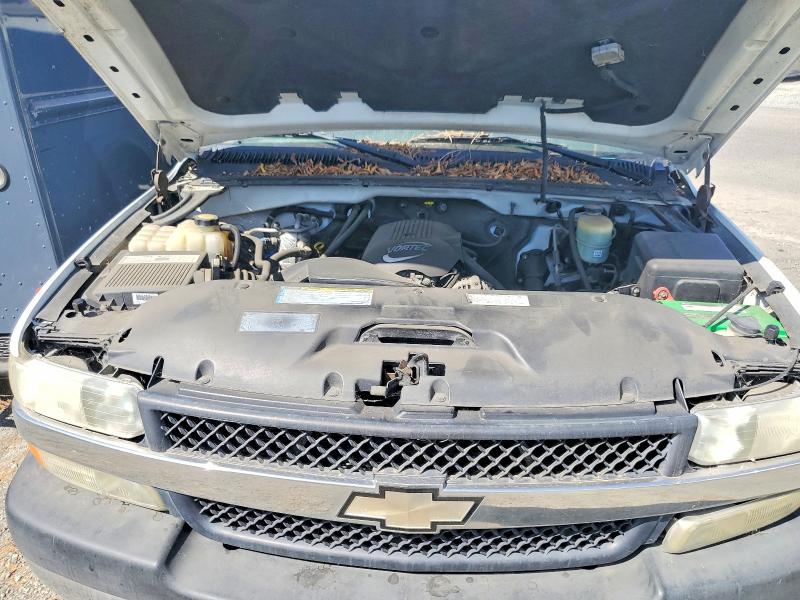 Продаж на аукціоні авто 2001 Chevrolet Silverado, vin: 1GBHC24U61E318944, номер лоту: 61220266
