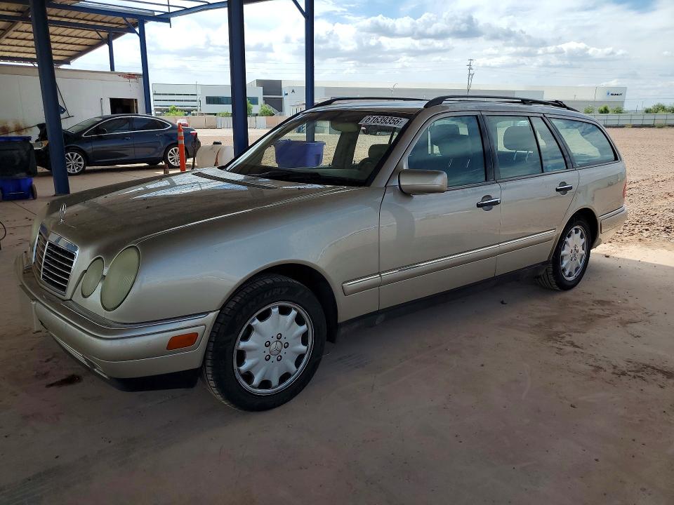 61639356 :رقم المزاد ، WDBJH82F8XX026830 vin ، 1999 Mercedes-benz E مزاد بيع