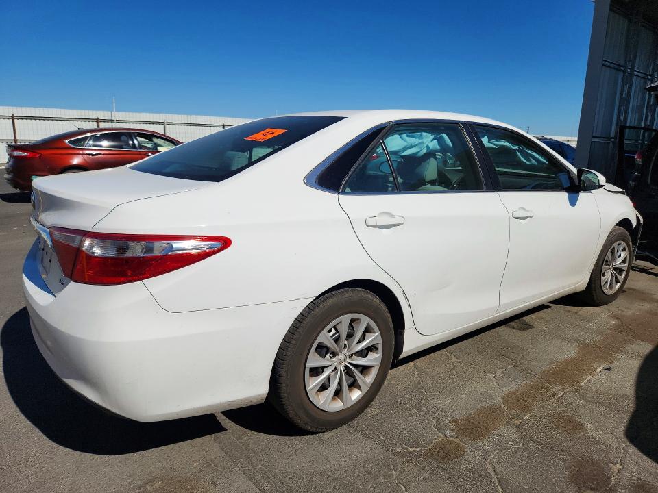 63043026 :رقم المزاد ، 4T1BF1FK4HU773303 vin ، 2017 Toyota Camry مزاد بيع