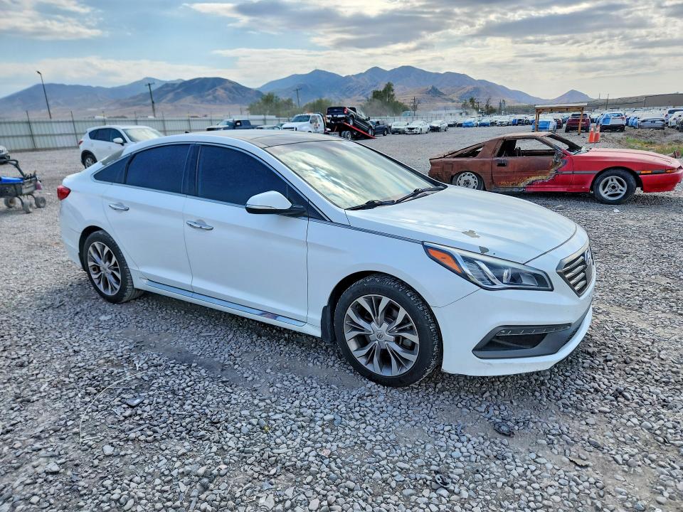 Продажа на аукционе авто 2015 Hyundai Sonata, vin: 5NPE34AB2FH147422, номер лота: 61010106