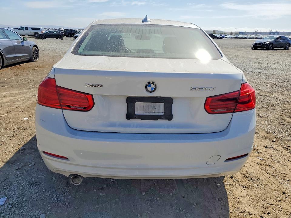 Продаж на аукціоні авто 2018 Bmw 320, vin: WBA8A3C5XJA487127, номер лоту: 62117286