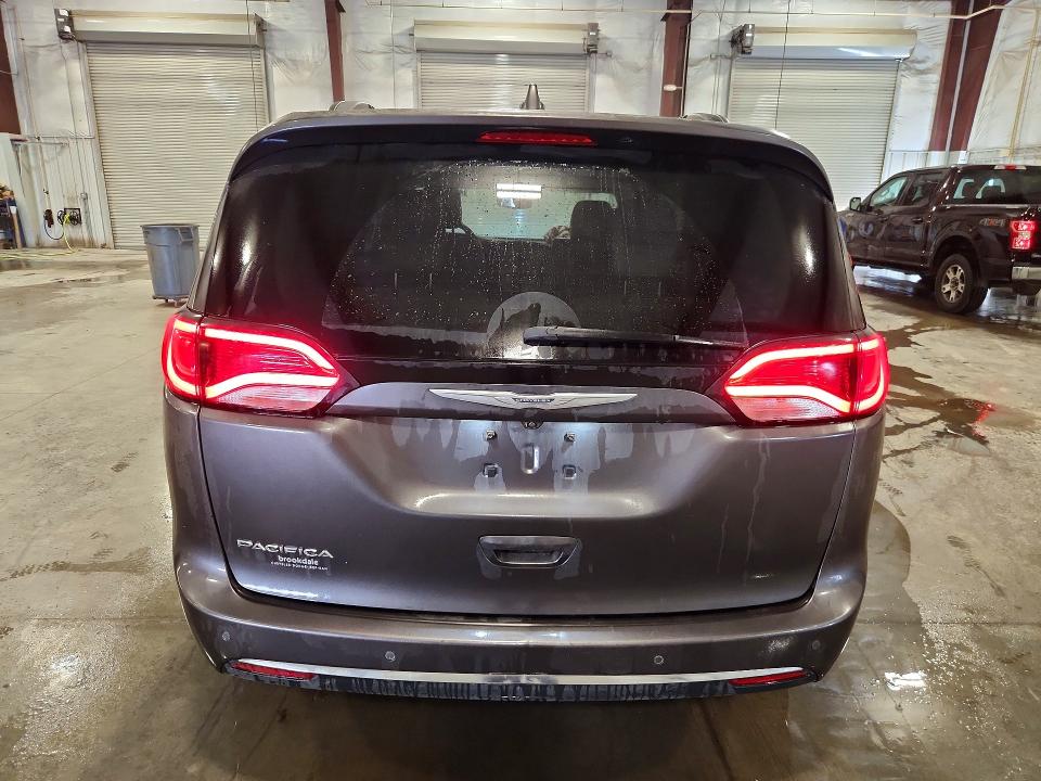 Auction sale of the 2017 Chrysler Pacifica, vin: 2C4RC1BG5HR571614, lot number: 61750286