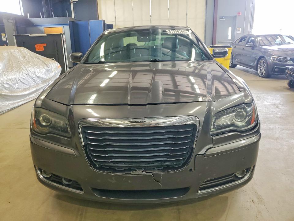 61330756 :رقم المزاد ، 2C3CCAGT8DH591212 vin ، 2013 Chrysler 300 مزاد بيع