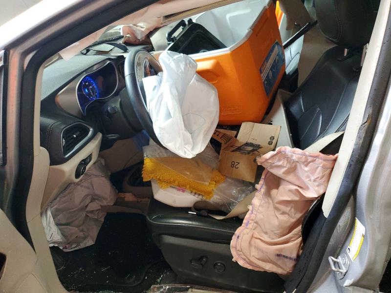 59769576 :رقم المزاد ، 2C4RC1GG8JR226267 vin ، 2018 Chrysler Pacifica مزاد بيع