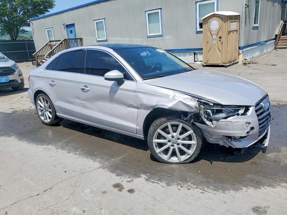 85454665 :رقم المزاد ، WAUEFGFF2F1047832 vin ، 2015 Audi A3 مزاد بيع