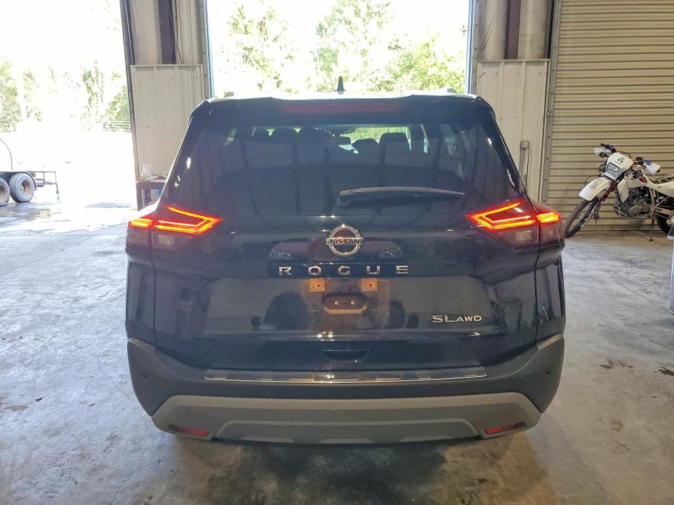 60557026 :رقم المزاد ، JN8AT3CB4MW240542 vin ، 2021 Nissan Rogue مزاد بيع