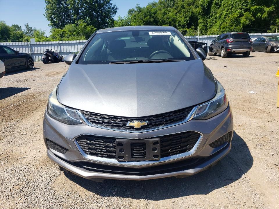 62900206 :رقم المزاد ، 1G1BE5SM2J7245696 vin ، 2018 Chevrolet Cruze مزاد بيع
