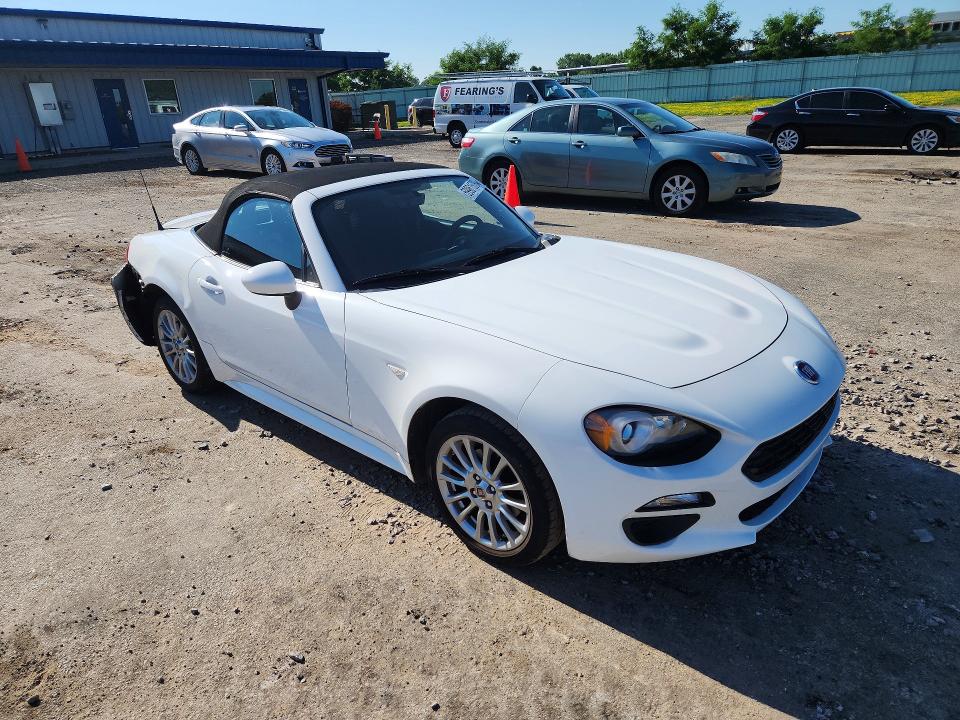 Продажа на аукционе авто 2017 Fiat 124 Spider, vin: JC1NFAEK8H0106130, номер лота: 59961506