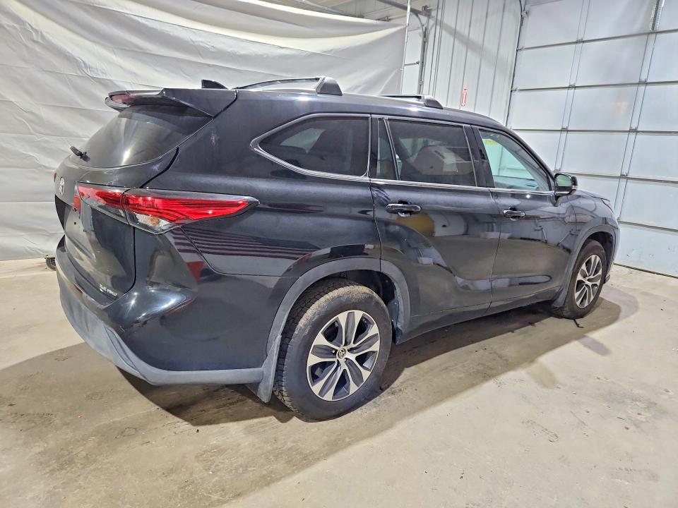 Aukcja sprzedaży 2021 Toyota Highlander, vin: 5TDGZRBH3MS556673, numer aukcji: 61136966