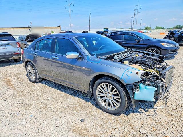 60712726 :رقم المزاد ، 1C3CCBCG2DN574797 vin ، 2013 Chrysler 200 مزاد بيع
