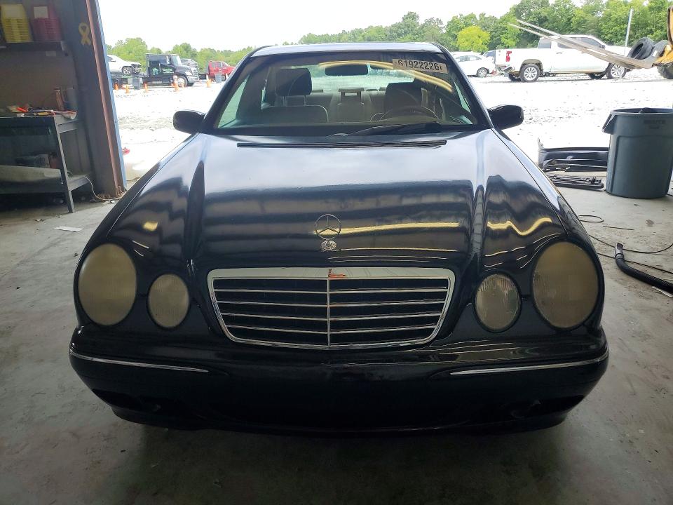 2000 Mercedes-benz E მანქანა იყიდება აუქციონზე, vin: WDBJF65J7YB110226, აუქციონის ნომერი: 61922226