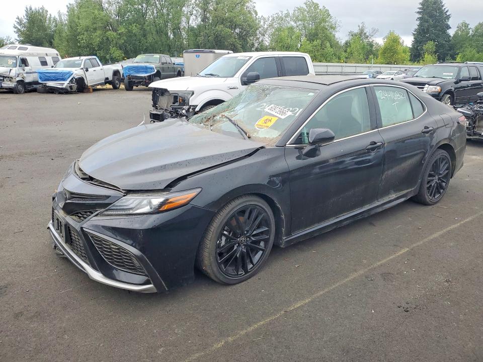 60973966 :رقم المزاد ، 4T1K61BKXNU069351 vin ، 2022 Toyota Camry مزاد بيع