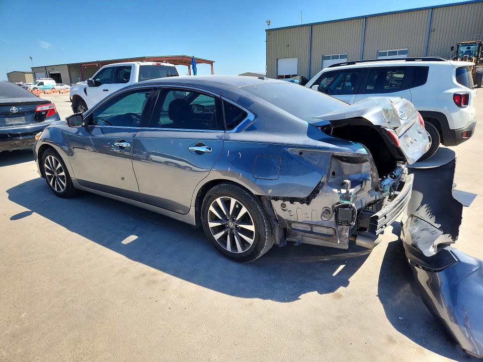 Продажа на аукционе авто 2017 Nissan Altima, vin: 1N4AL3AP8HC180675, номер лота: 62508146