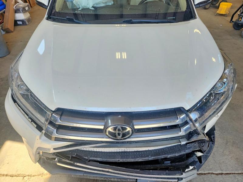 59710096 :رقم المزاد ، 5TDJZRFH9JS850137 vin ، 2018 Toyota Highlander مزاد بيع