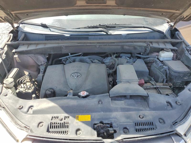 55477246 :رقم المزاد ، 5TDBZRFH8KS982070 vin ، 2019 Toyota Highlander مزاد بيع