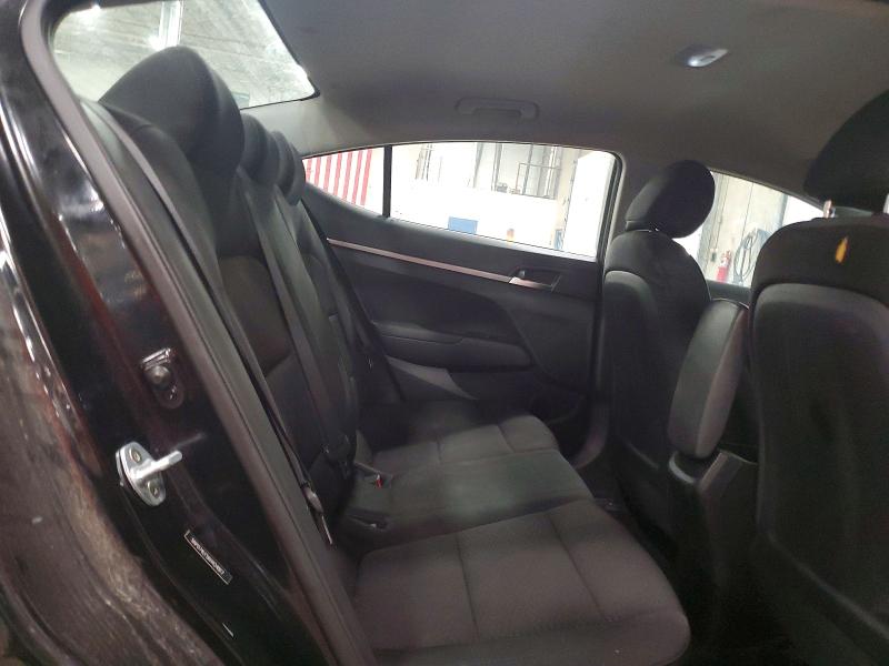 61361626 :رقم المزاد ، 5NPD74LF5KH424817 vin ، 2019 Hyundai Elantra مزاد بيع
