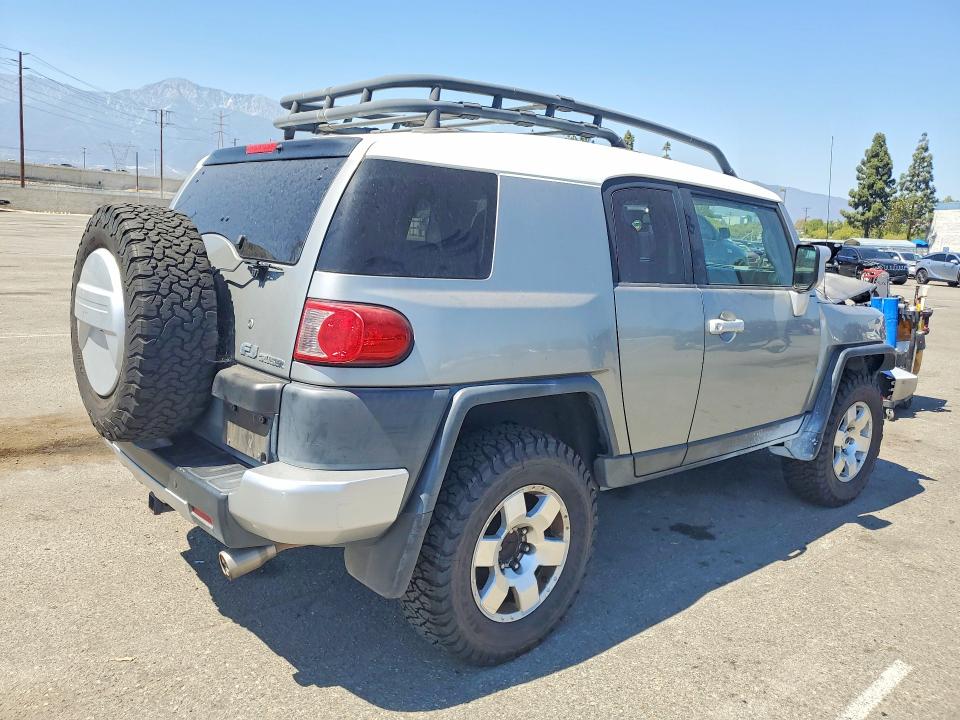 Продажа на аукционе авто 2010 Toyota Fj Cruiser, vin: JTEBU4BF2AK093594, номер лота: 62916176