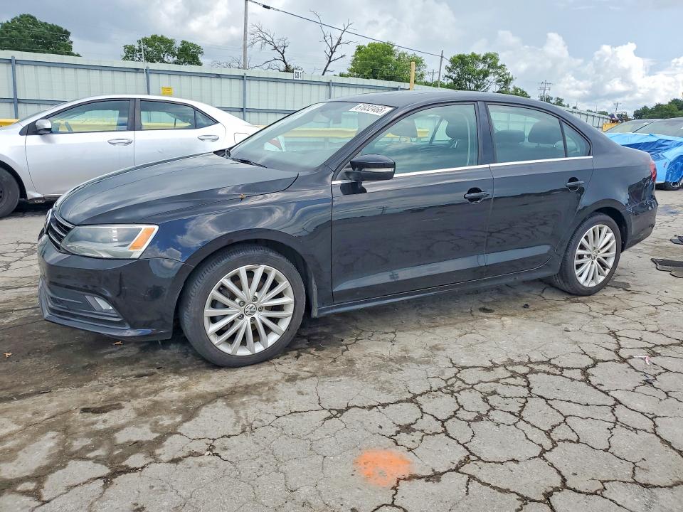 61032466 :رقم المزاد ، 3VWL07AJXGM228492 vin ، 2016 Volkswagen Jetta مزاد بيع