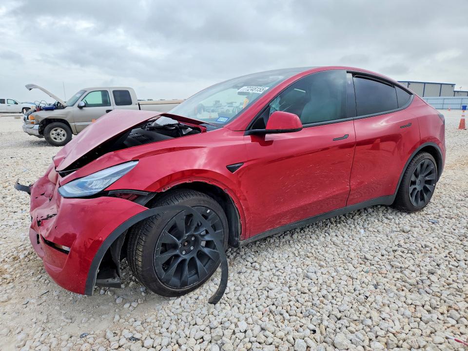 Auction sale of the 2022 Tesla Model Y, vin: 7SAYGDEE2NF361350, lot number: 77248155