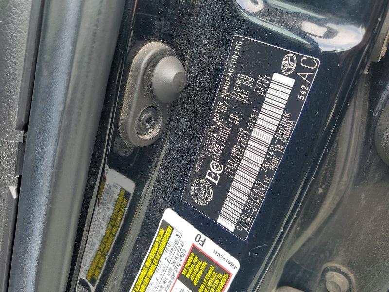 60740176 :رقم المزاد ، 2T1KU4EEXBC710251 vin ، 2011 Toyota Matrix مزاد بيع
