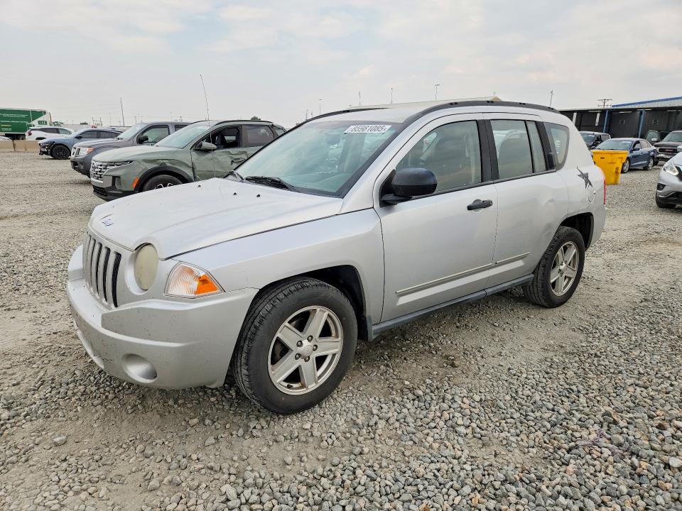 85981085 :رقم المزاد ، 1J4NF4FB9AD512655 vin ، 2010 Jeep Compass مزاد بيع