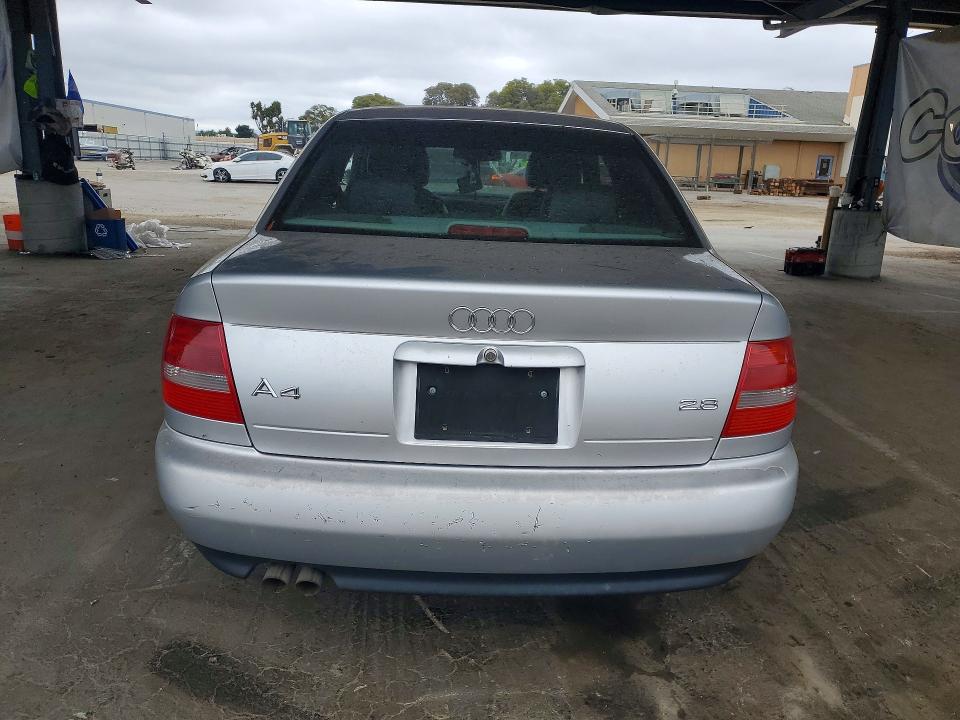 62282656 :رقم المزاد ، WAUAH28D8YA098150 vin ، 2000 Audi A4 مزاد بيع