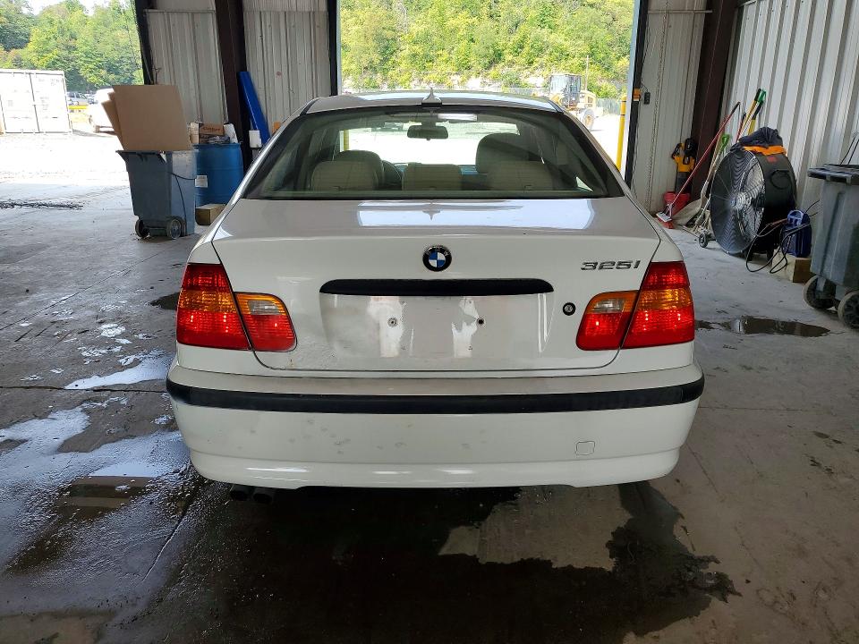 61082986 :رقم المزاد ، WBAET37465NJ90059 vin ، 2005 Bmw 325 مزاد بيع