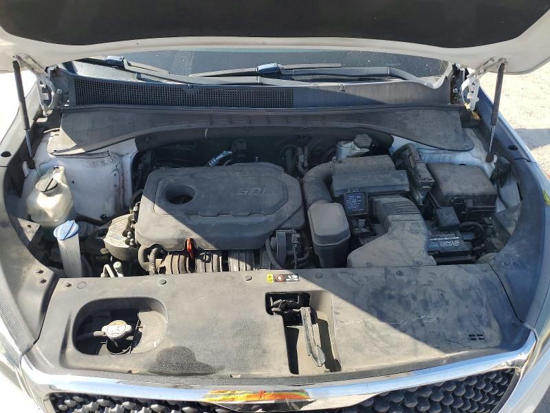 61433526 :رقم المزاد ، 5XYPG4A31HG276560 vin ، 2017 Kia Sorento مزاد بيع