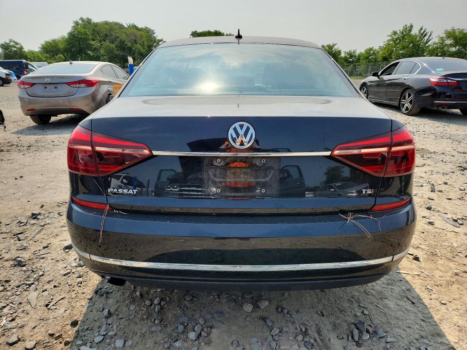 Продаж на аукціоні авто 2017 Volkswagen Passat, vin: 1VWAT7A32HC080177, номер лоту: 61727346