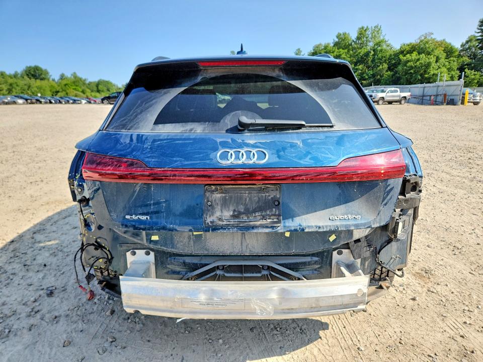 62314606 :رقم المزاد ، WA1AAAGE8MB038315 vin ، 2021 Audi E-tron مزاد بيع