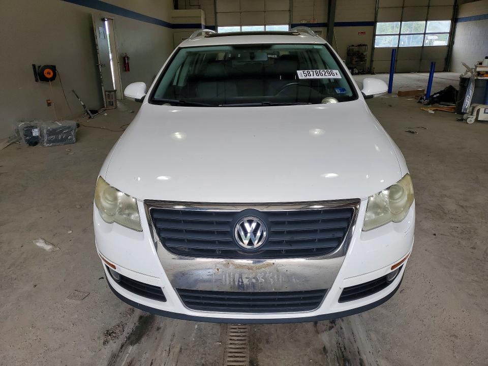 58786296 :رقم المزاد ، WVWXM7AN8AE165014 vin ، 2010 Volkswagen Passat مزاد بيع