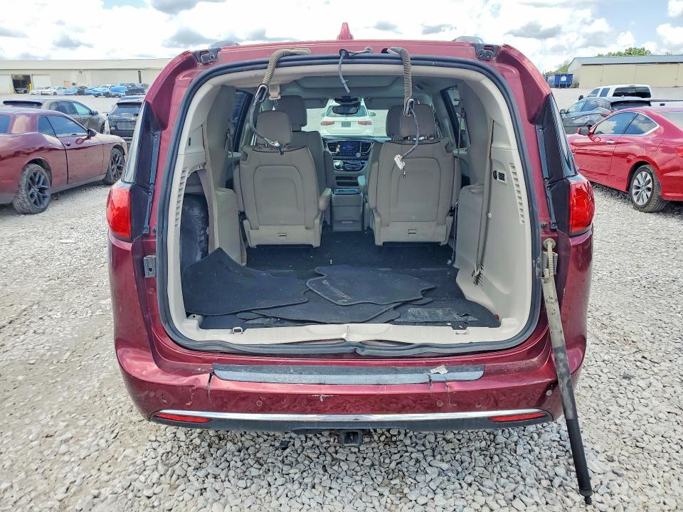 61560686 :رقم المزاد ، 2C4RC1GG8HR531536 vin ، 2017 Chrysler Pacifica مزاد بيع