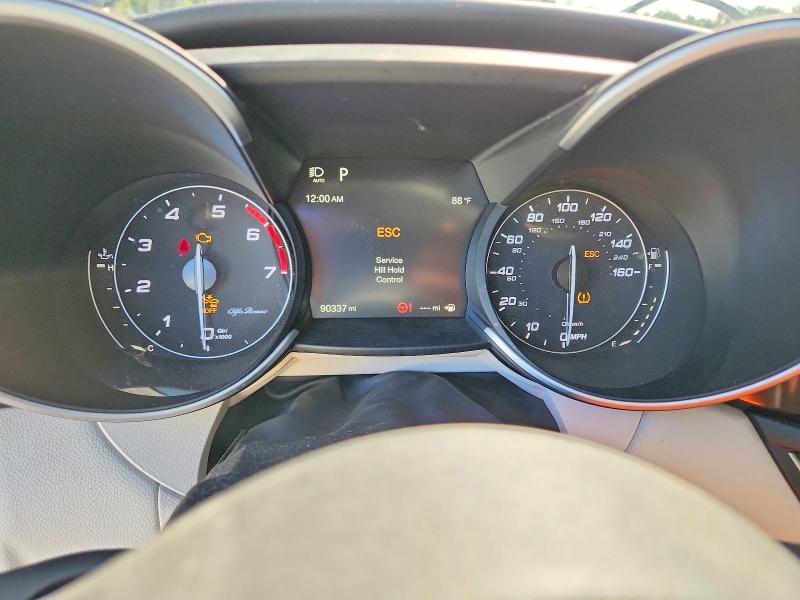 63433736 :رقم المزاد ، ZARFAMBN5K7611956 vin ، 2019 Alfa Romeo Giulia مزاد بيع