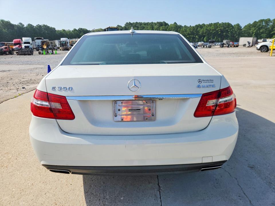 61061186 :رقم المزاد ، WDDHF8HB4AA115580 vin ، 2010 Mercedes-benz E مزاد بيع