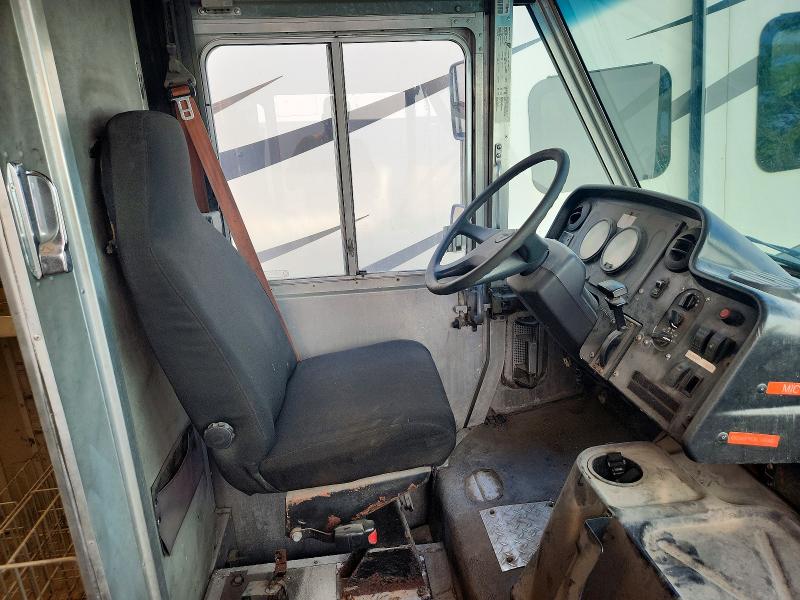 59364306 :رقم المزاد ، 4UZAANBW06CW23394 vin ، 2006 Freightliner Chassis مزاد بيع
