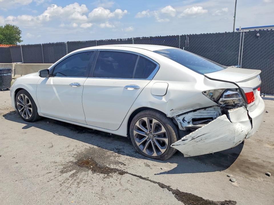 63137616 :رقم المزاد ، 1HGCR2F59FA035268 vin ، 2015 Honda Accord مزاد بيع