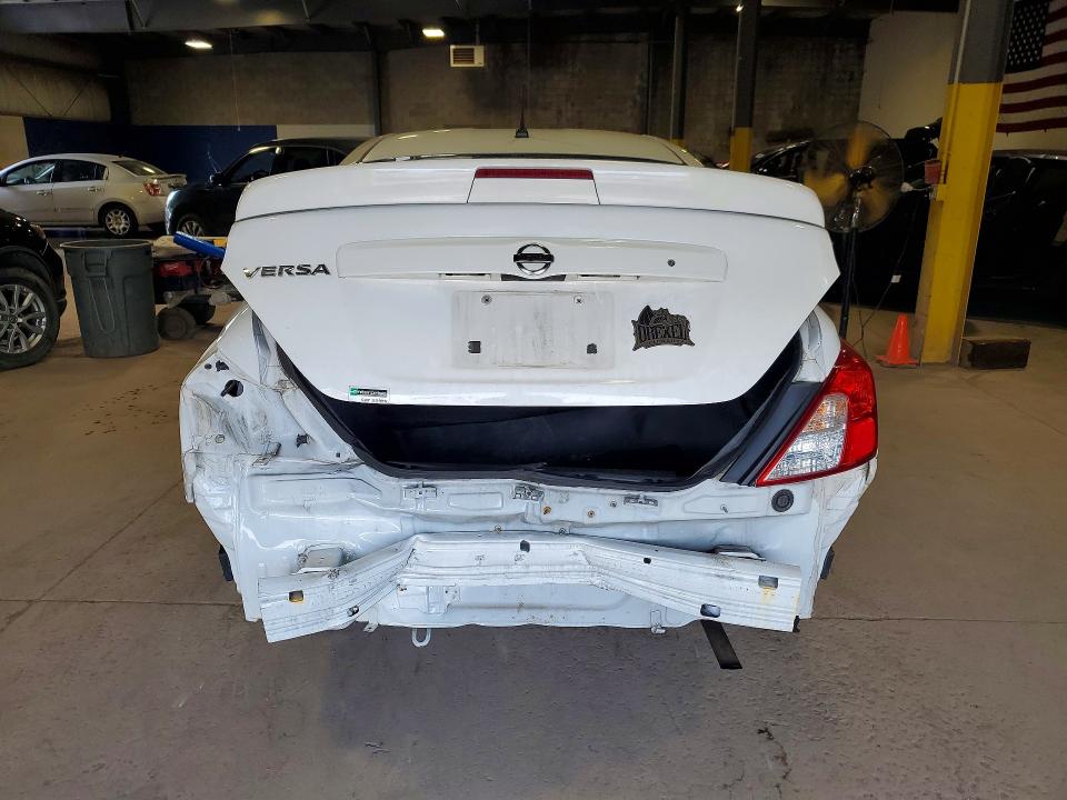 60566656 :رقم المزاد ، 3N1CN7AP2HL840110 vin ، 2017 Nissan Versa مزاد بيع