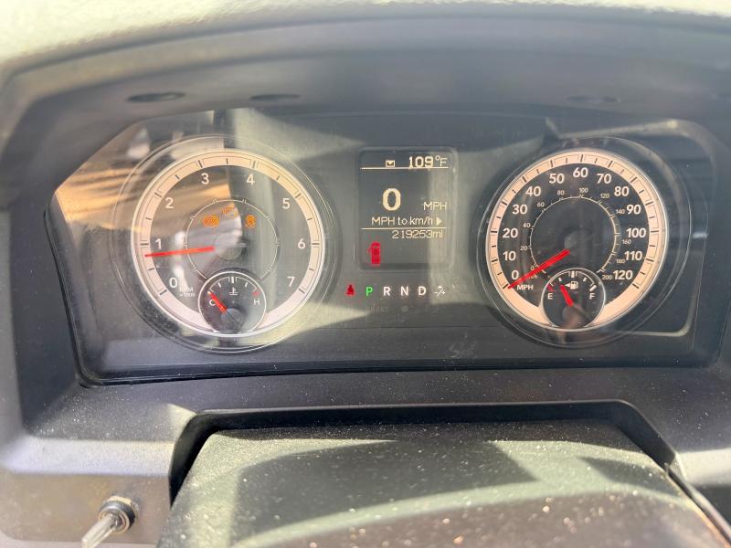 59281986 :رقم المزاد ، 3C6UR4CJ4JG215145 vin ، 2018 Ram 2500 مزاد بيع