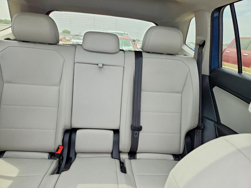 62338286 :رقم المزاد ، 3VV2B7AX8JM218386 vin ، 2018 Volkswagen Tiguan مزاد بيع