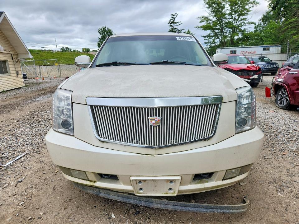 2011 Cadillac Escalade მანქანა იყიდება აუქციონზე, vin: 1GYS4BEF1BR219726, აუქციონის ნომერი: 61876476