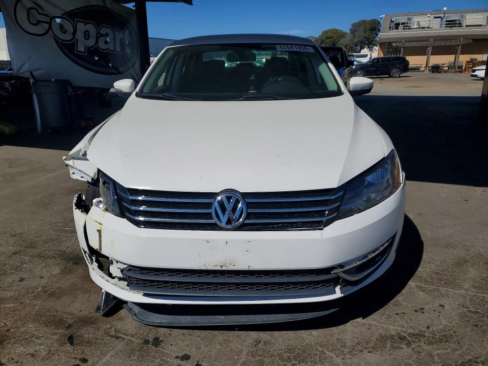 Продажа на аукционе авто 2015 Volkswagen Passat, vin: 1VWAT7A33FC095235, номер лота: 62641956