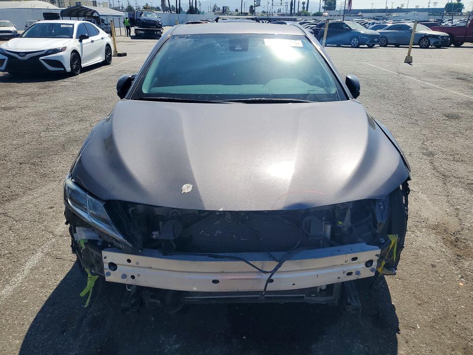 62276526 :رقم المزاد ، 4T1G11AKXPU746584 vin ، 2023 Toyota Camry مزاد بيع