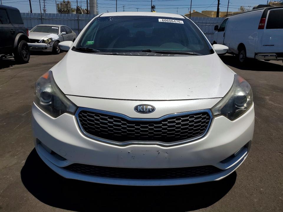 60606476 :رقم المزاد ، KNAFX4A80F5336905 vin ، 2015 Kia Forte مزاد بيع