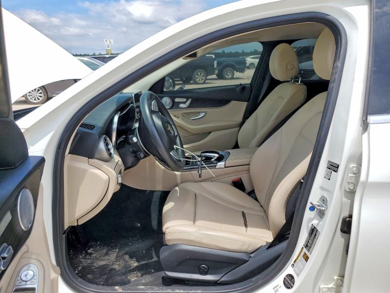 2015 Mercedes-benz C მანქანა იყიდება აუქციონზე, vin: 55SWF4KB2FU035369, აუქციონის ნომერი: 61745076