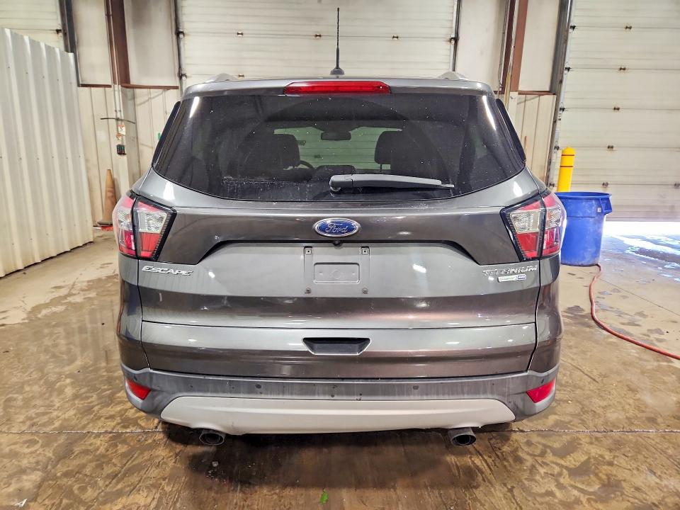 2017 Ford Escape მანქანა იყიდება აუქციონზე, vin: 1FMCU9J9XHUF09323, აუქციონის ნომერი: 60475096