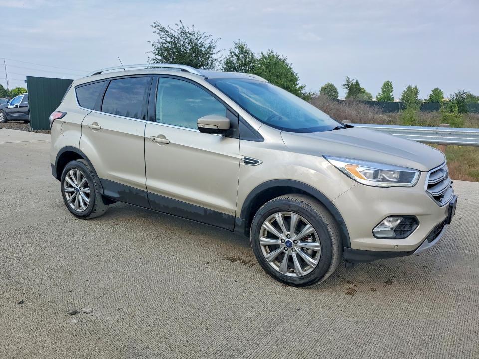 Продажа на аукционе авто 2018 Ford Escape, vin: 1FMCU9J98JUC71090, номер лота: 62240756